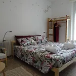 Lägenhet Romeo-monolocale Intimo Vicino Alle Spiagge *