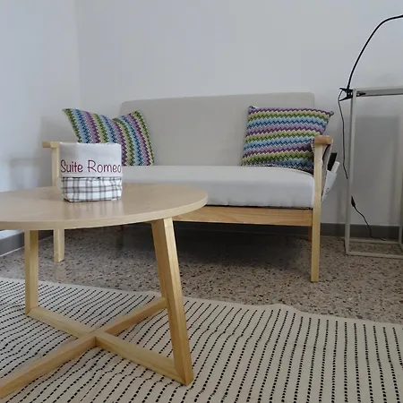 Lägenhet Romeo-monolocale Intimo Vicino Alle Spiagge